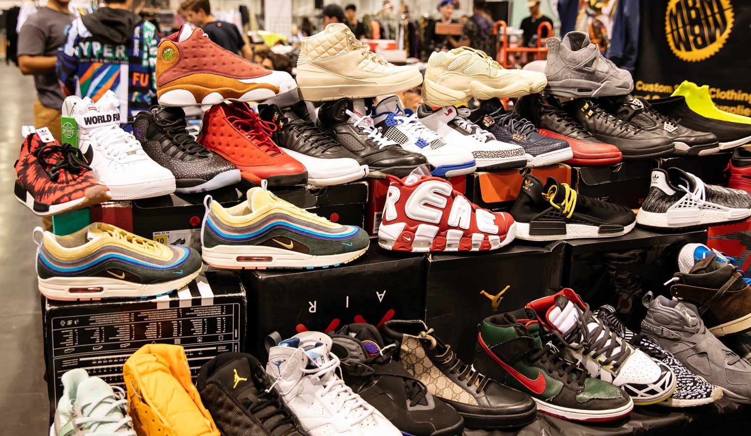 sneaker con tickets